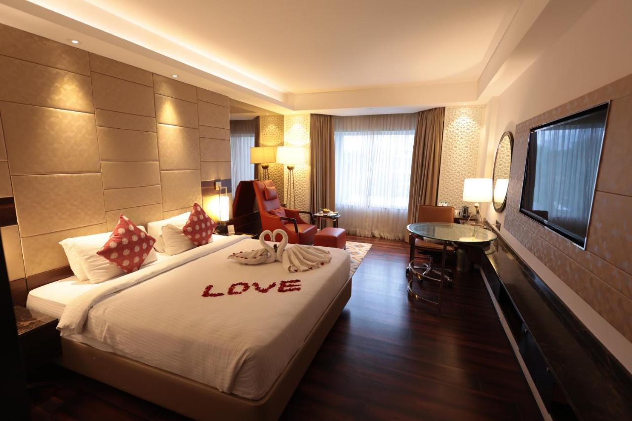 Hotel Cenneys Gateway Салем Экстерьер фото