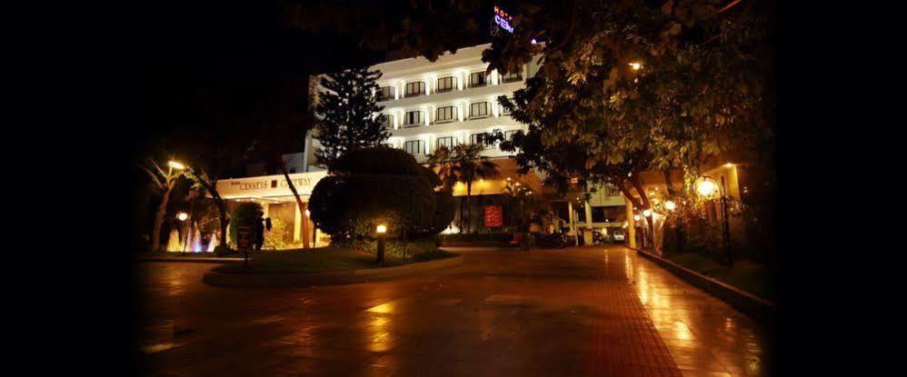 Hotel Cenneys Gateway Салем Экстерьер фото