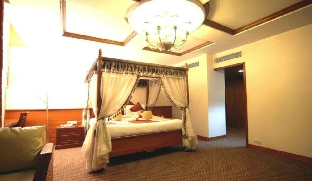 Hotel Cenneys Gateway Салем Экстерьер фото
