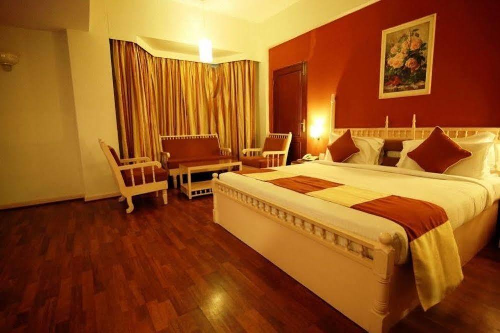 Hotel Cenneys Gateway Салем Экстерьер фото