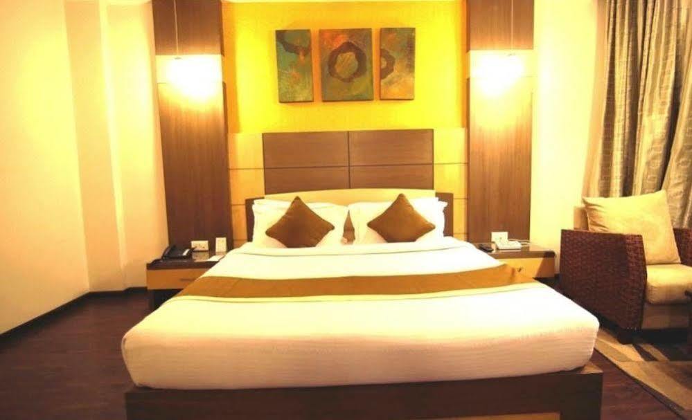 Hotel Cenneys Gateway Салем Экстерьер фото
